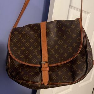 Authentic Louis Vuitton Samour 35